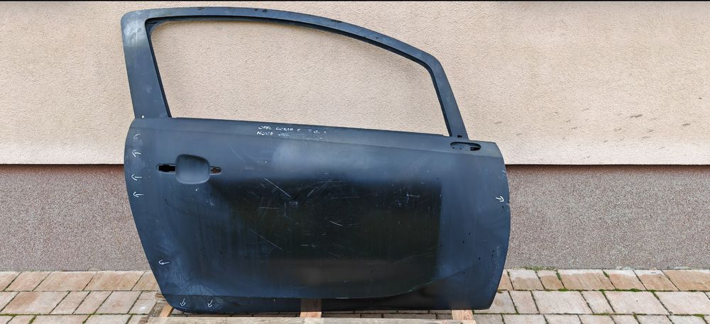Corsa E 3d 3-drzwiowa, sprzedam nowe drzwi, str prawa, od pasażera