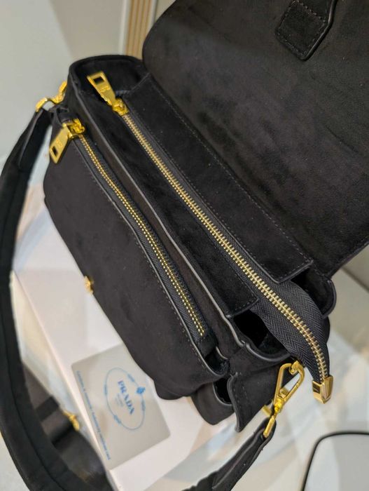 Сумочка Prada з натуральної замши