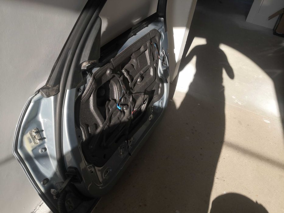 drzwi prawe przód BMW E90 SREBRNE