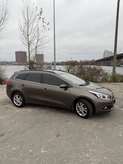 KIA Cee'd CRDi 2013