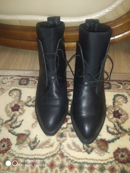 Осінні шкіряні черевики