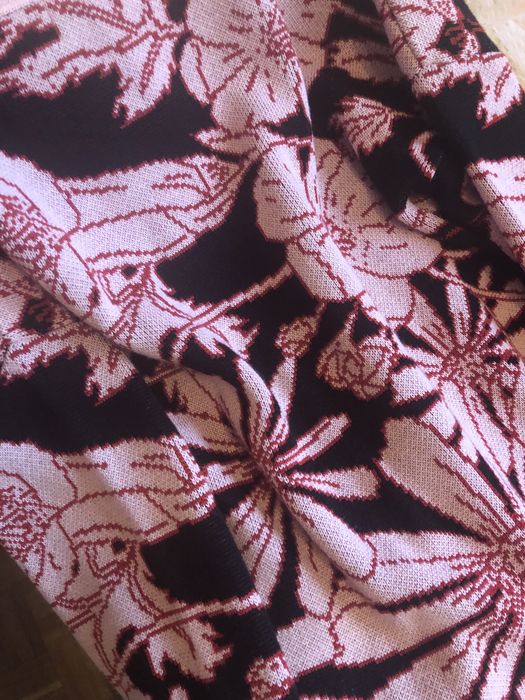 Sweter Bizuu Hyles
