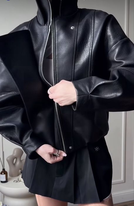 Кожаная куртка CHER17