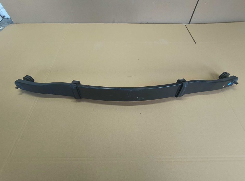 Chevrolet Corvette C7 resor przedni pióro