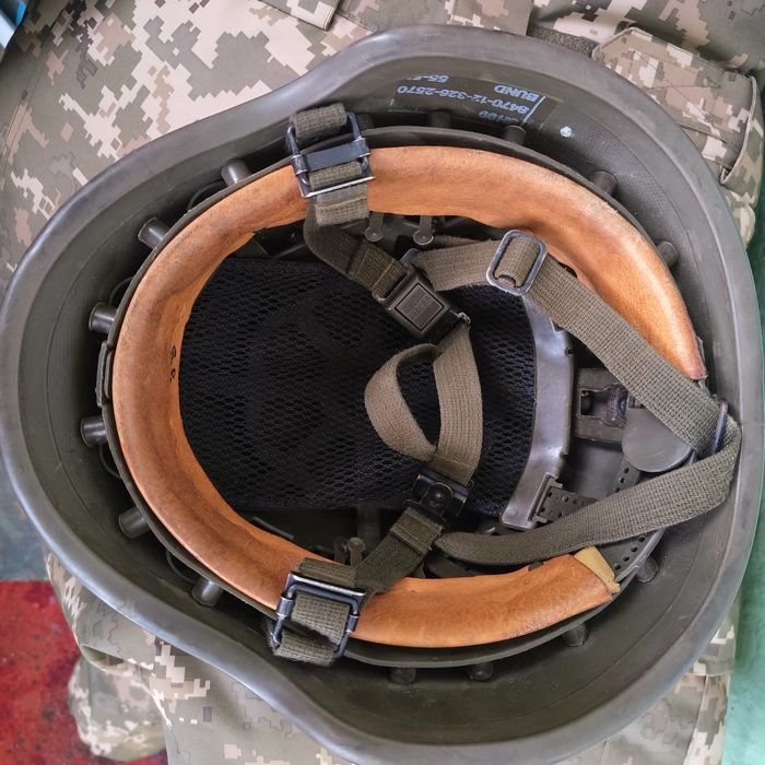 Шолом військовий тактичний