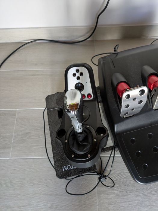 Logitech G27 80€+ wheel stand pro 60€