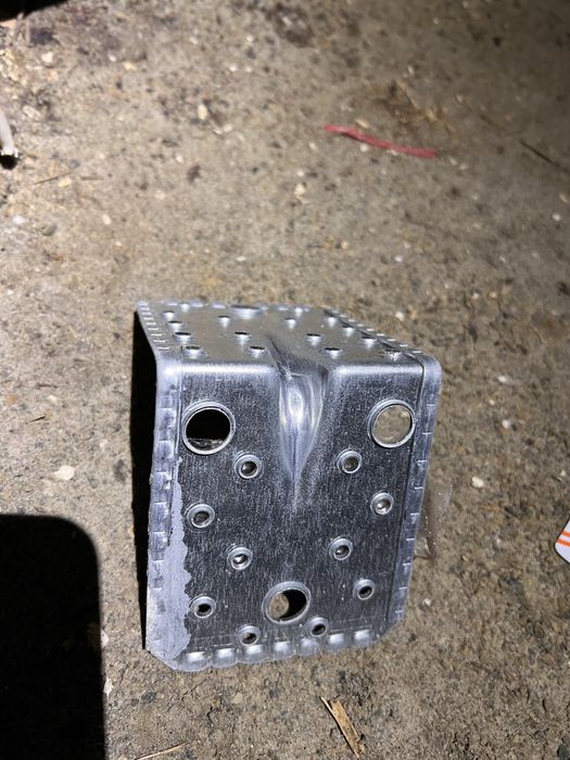 Уголок универсальный размер на фото