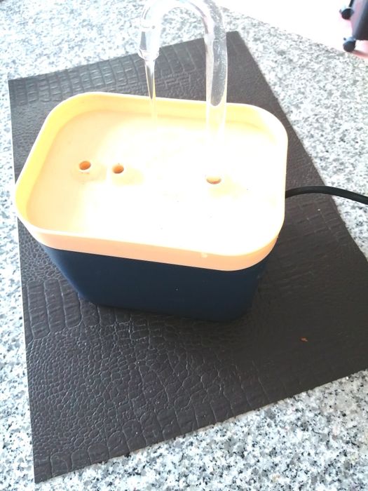 Bebedouro automático para gato