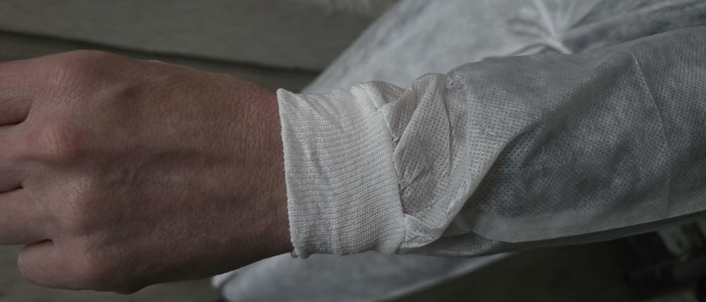 Халати ізоляційні медичні одноразові та багаторазові, розмір М