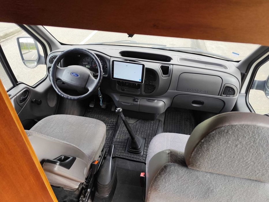 Vendo autocaravana com interior novo a estriar