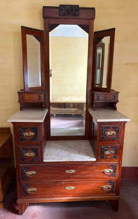 Pechiché/ Toucador de meados do séc. XX