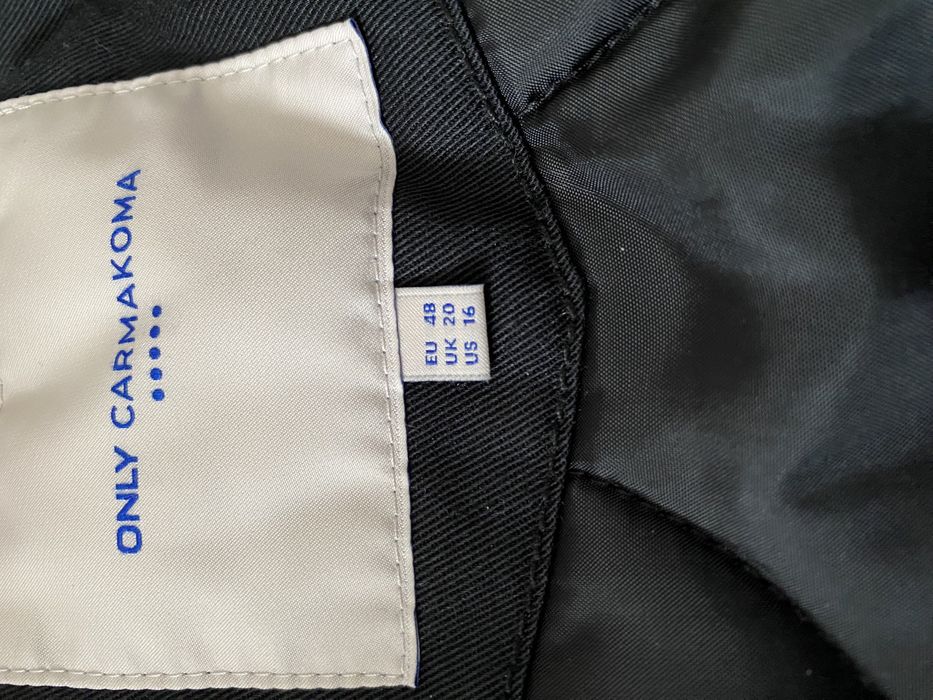 Куртка зимова 52-54 жіноча тепла з опушкою чорна довга на груди до 120