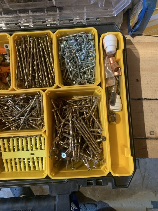 Продам набір саморізів шайб Dewalt