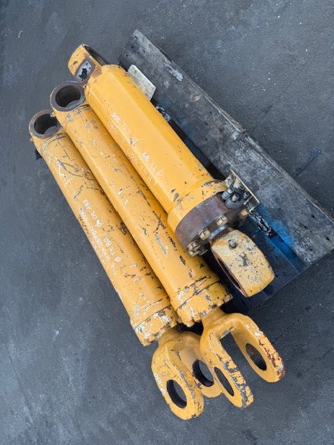 liebherr L 566 siłownik hydrauliczny komplet RO