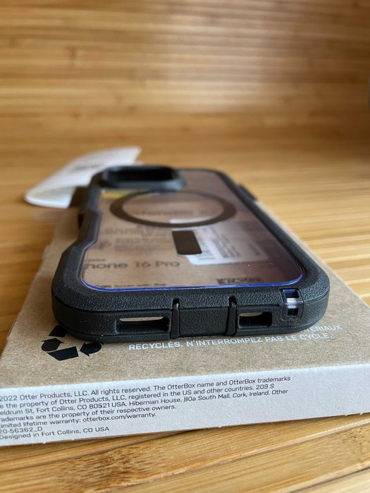 Чохол OtterBox Defender XT MagSafe для iPhone 16 Pro
