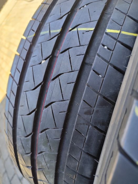 Pneus 225/65r16C Bridgestone Duravis  75% piso