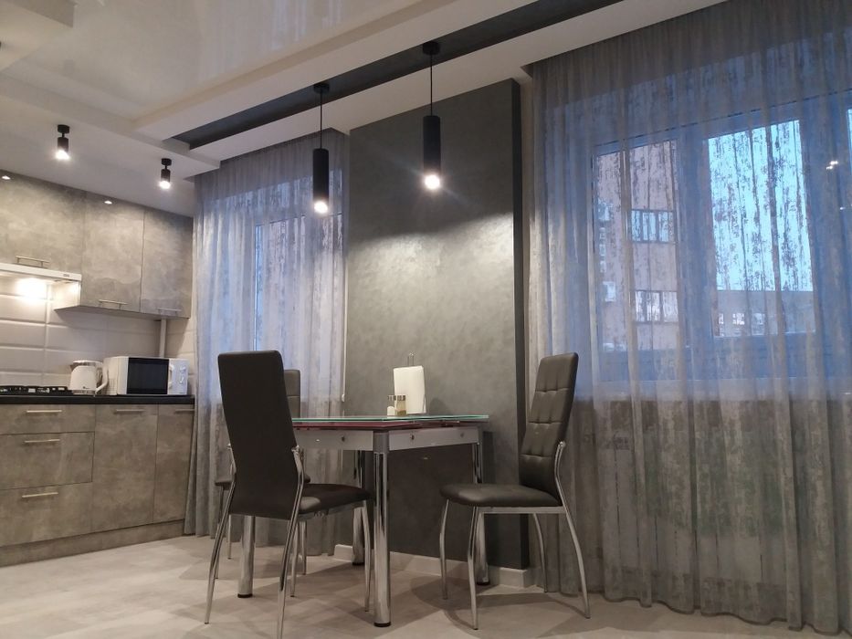 Здам подобово р-н вокзалу 1 кімнатну квартиру.Студія.(Перша здача).