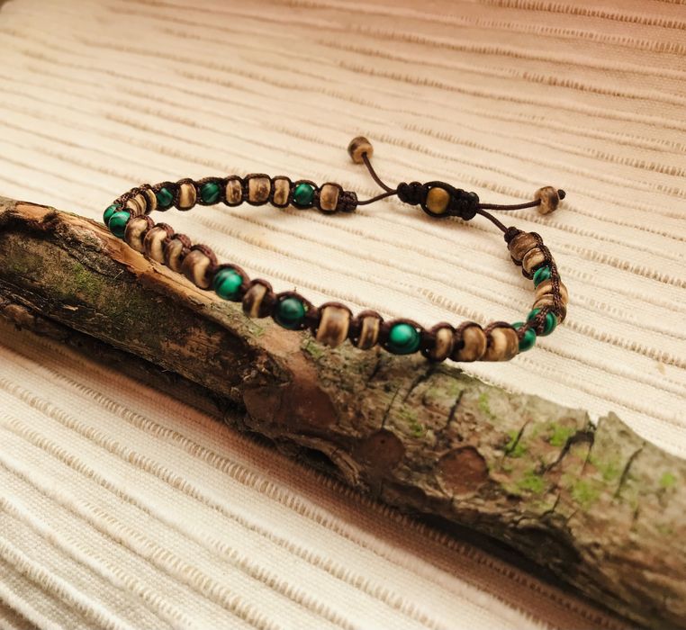 Brasoletka męska handmade malachit,kokos na brązowym sznurku
