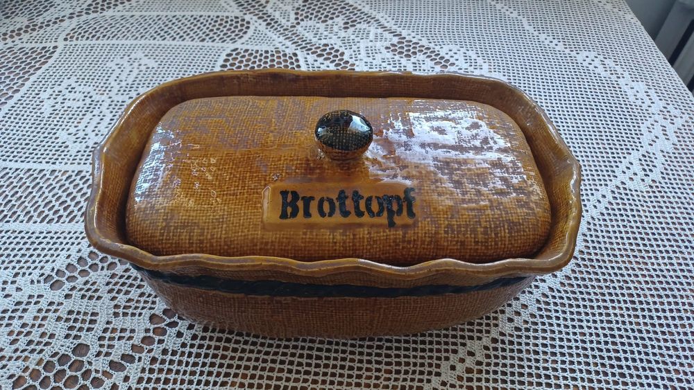 Oryginalny garnek ceramiczny do pieczenia chleba
