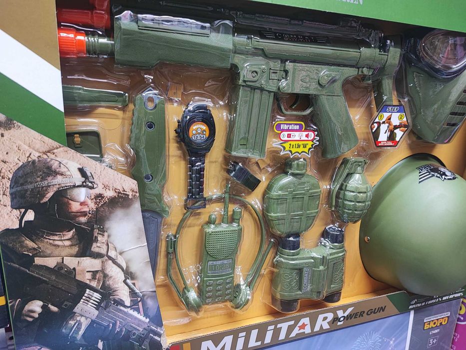 Набір військового 13 предметів звук з каскою