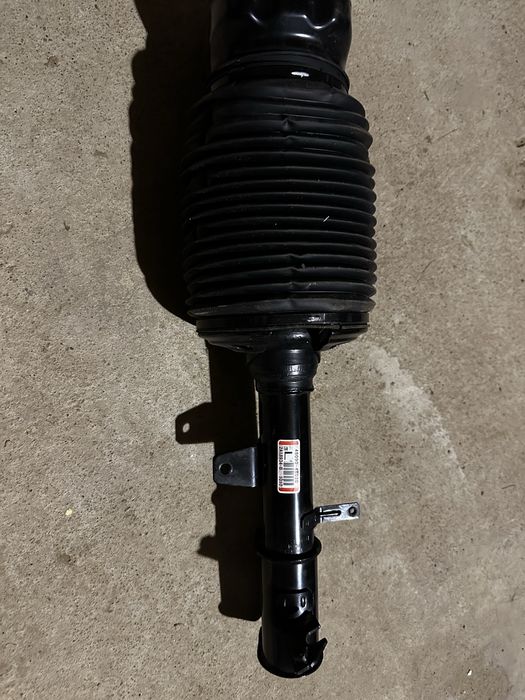 Пневмостійка ( пневмоамортизатор,пневмостойка) Lexus RX 350 2003-2008р