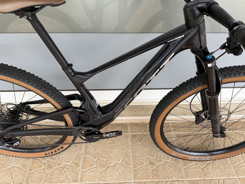 Bicicleta scott Suspensao total - carbono