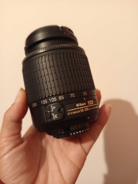 Nikon D3000 practical and lightweight as new!64729694932610123