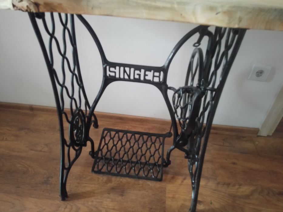 Stolik z maszyny do szycia Singer