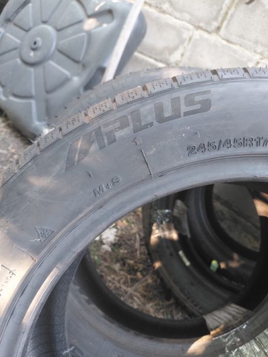 Комплект зимових шин Aplus pro snow 245/45/R17