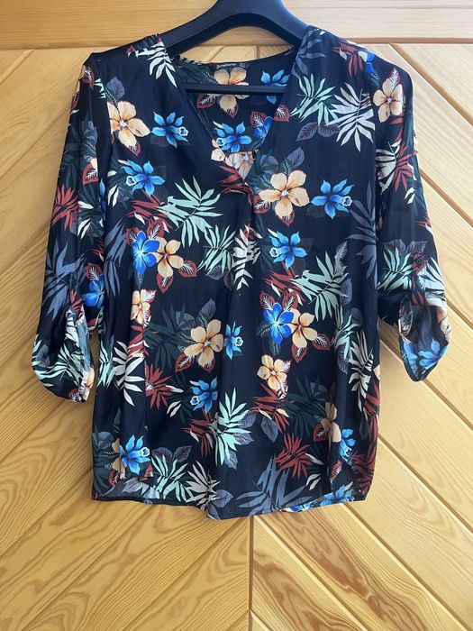 Bluzka firmy Stradivarius rozmiar 40