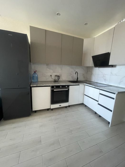 Здам подобово квартиру-студію на Таїрова