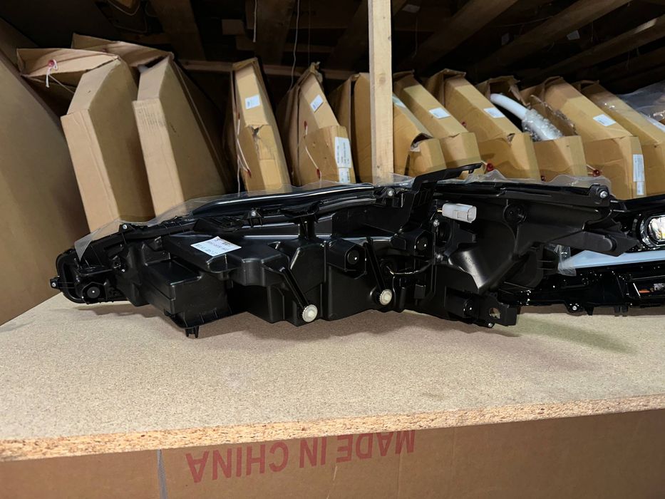 Фари, фара, фары Lexus ES 2022 2023 2024