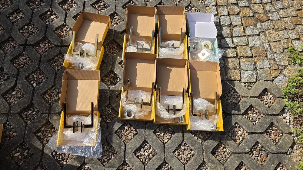 Klamki złote APRILE Hosta, 7 kompletów + 2 rozet WC