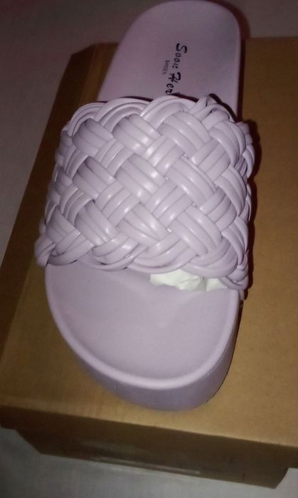 chinelas novas á 10€