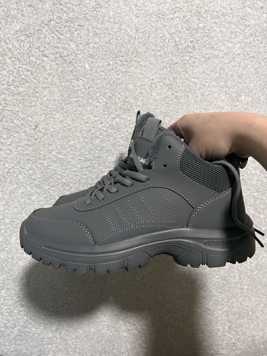 Зимові черевики 38