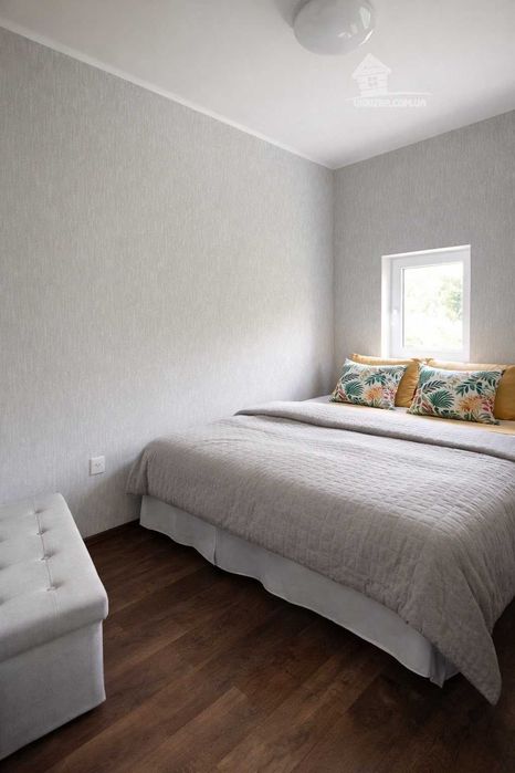 Метро Лівобережна. Новий  будинок 130 кв. Генератор. 3 спальні.