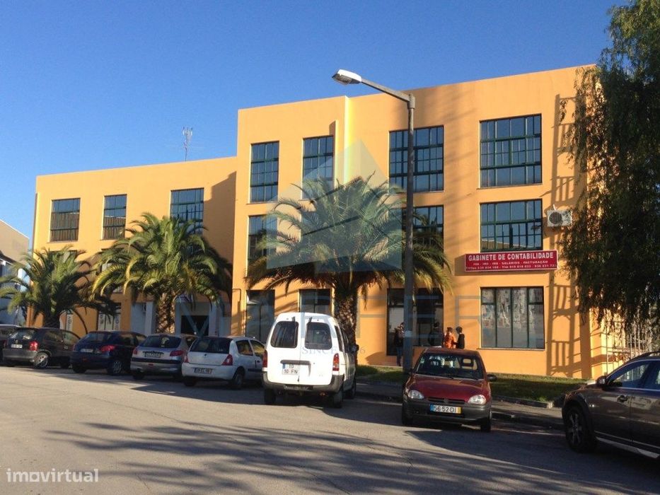Escritório em Zona Comercial - Pedrulha