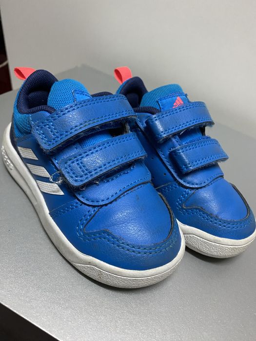 Tenis Adidas tam. 21
