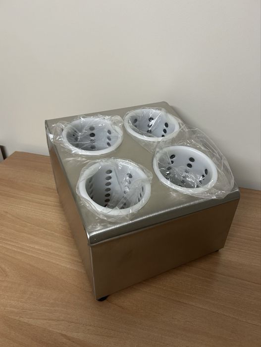 Porta-talheres com 4 compartimentos