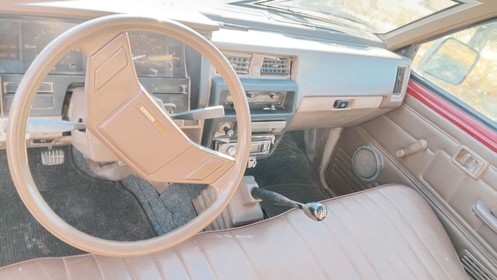 Nissan pick up 4x2 3 lugares
