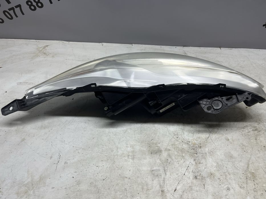 Ліва фара Ford Fiesta usa