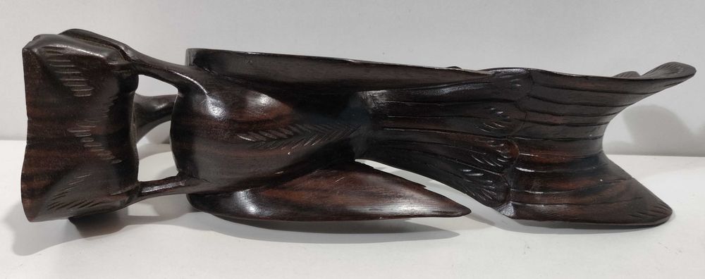 Ave em madeira entalhada (mísula?) (fénix?)