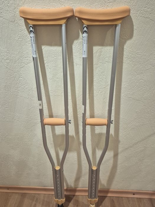 Продам   костыли, милиці  в отличном  состоянии б/у