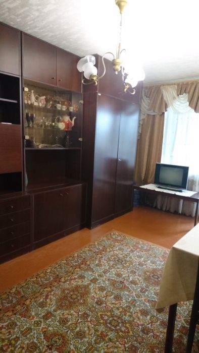 Здам кімнату  прохідну  для 1 дівчини (не здана) без хозяйки в Центрі