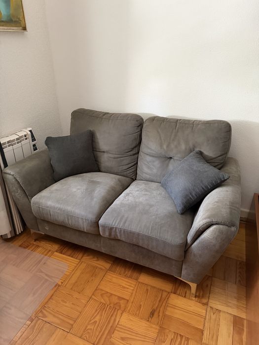 Vendo sofa de 2 lugares Design Italiano