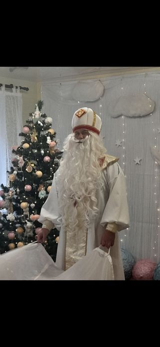 Дід Мороз і Снігуронька. Санта Клаус. Новорічні свята