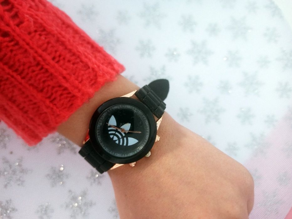 Czarny zegarek unisex na silikonowym pasku – Idealny Prezent na Święta