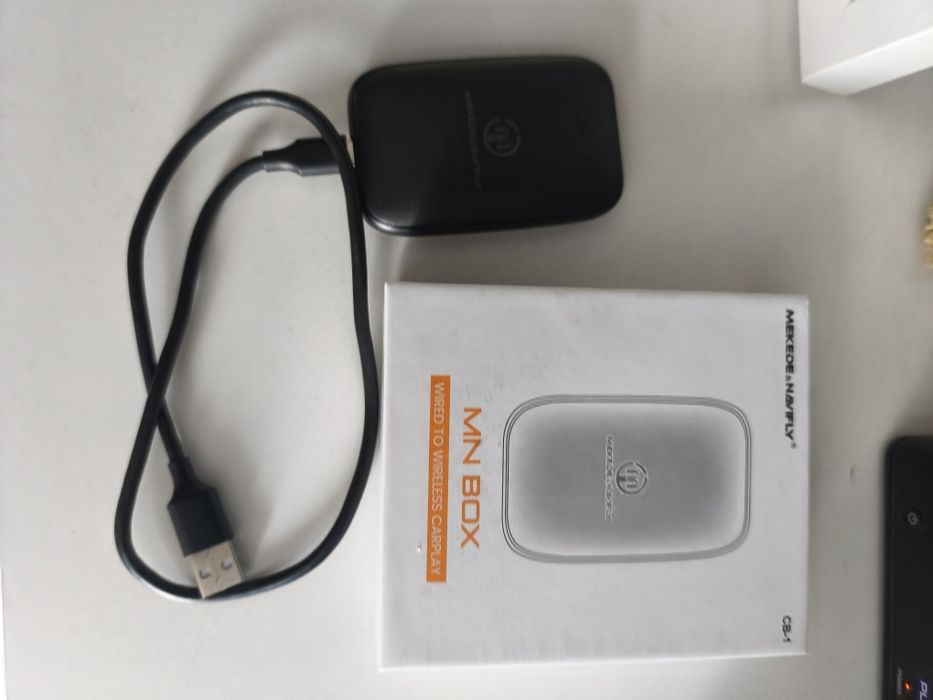 Transmiter samochodowy Bezprzewodowy Adapter CarPlay Android Auto Plug&Play