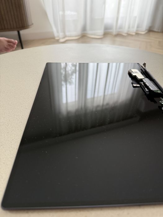 Klapa z ekranem uszkodzona HUAWEI MateBook X Pro