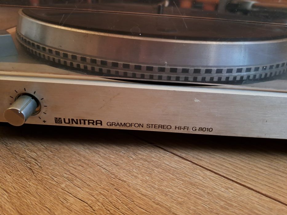 Gramofon UNITRA G8010